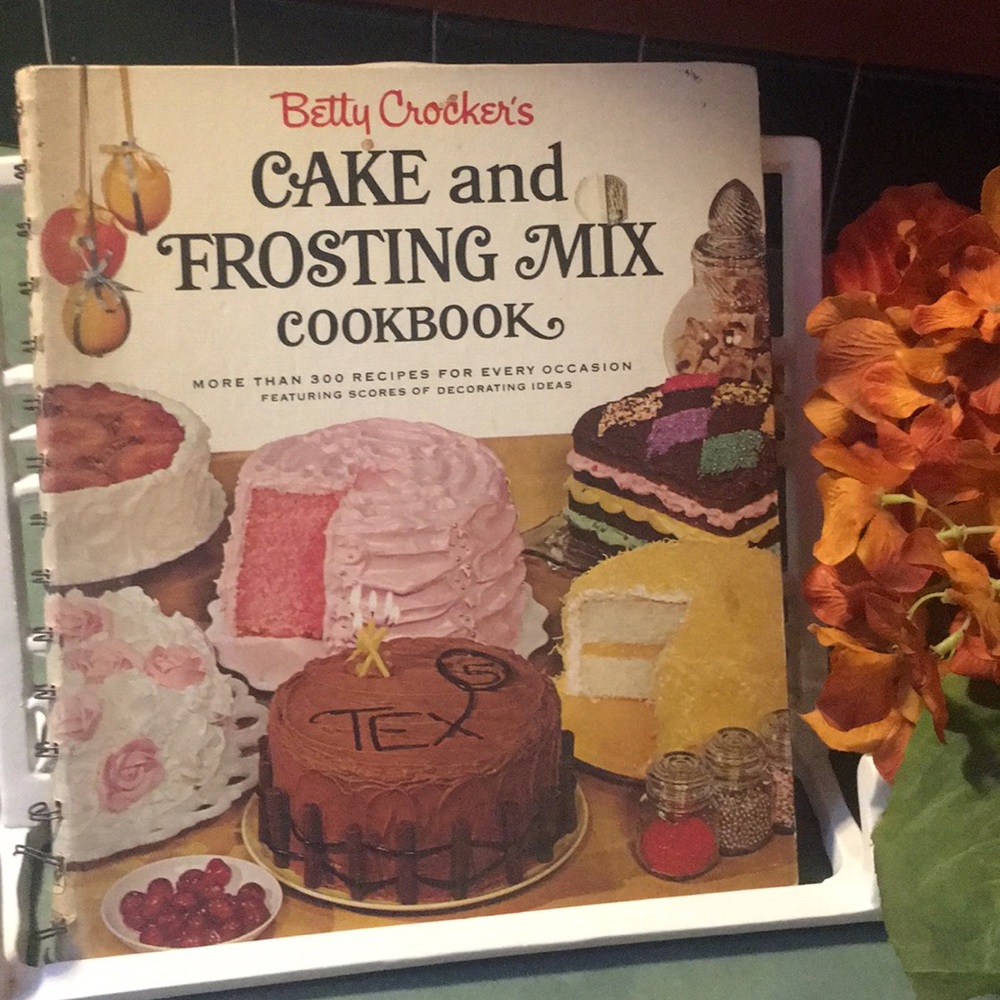 Betty Crocker first edition cake & frosting mix bk
